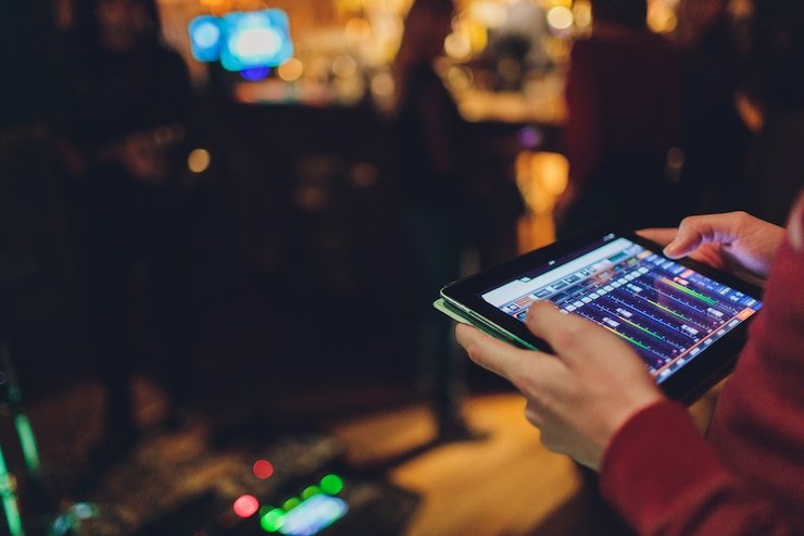 Dashboard permainan dengan opsi kategori dan pasar live